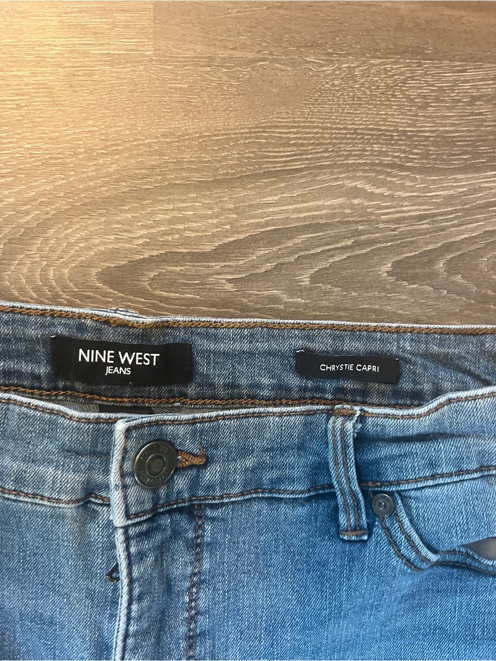 Nine West Light Blue Christie capri  Jeans size 12 - Picture 2 of 4
